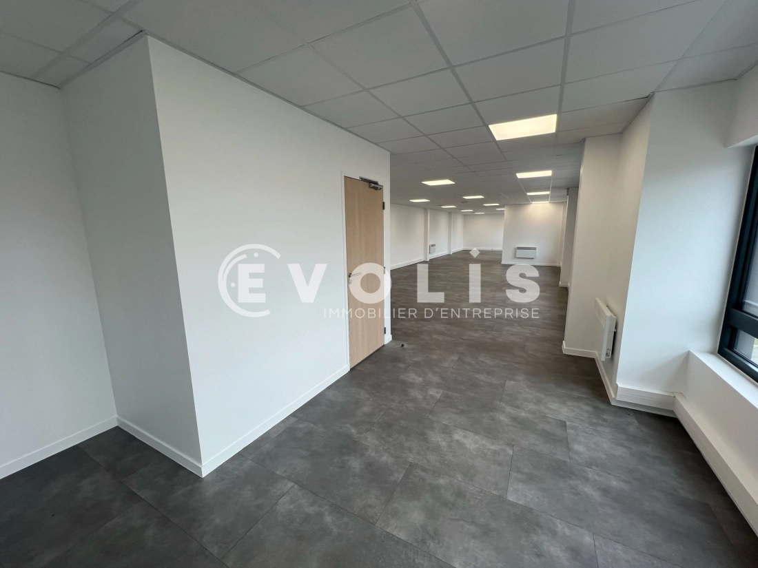 Photo 7 – location Entrepôts / activités	COLOMBIER SAUGNIEU (69124)