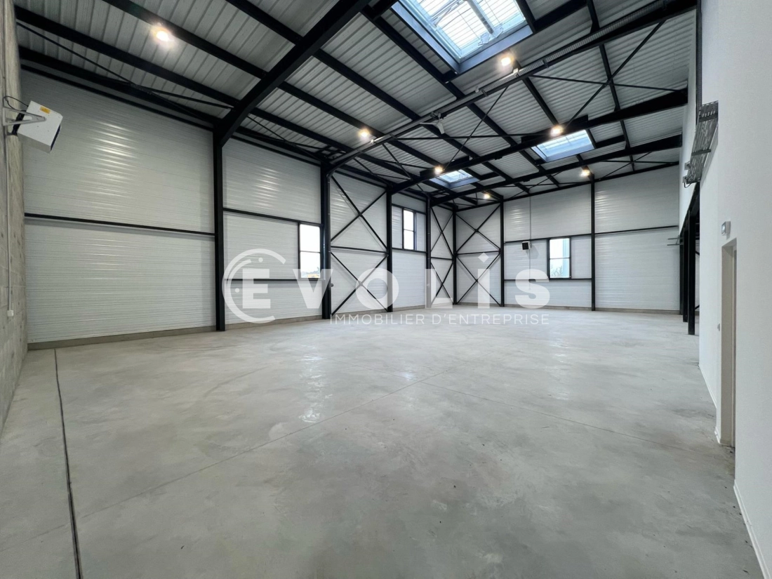 Photo 3 – location Entrepôts / activités	COLOMBIER SAUGNIEU (69124)