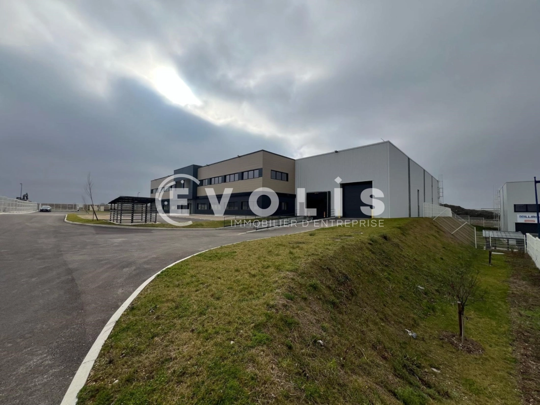 Photo 2 – location Entrepôts / activités	COLOMBIER SAUGNIEU (69124)