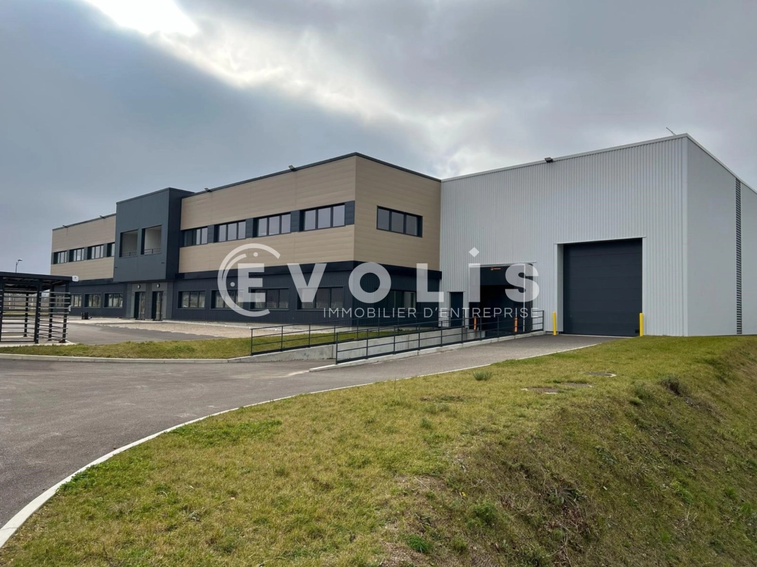 Photo 4 – location Entrepôts / activités	COLOMBIER SAUGNIEU (69124)