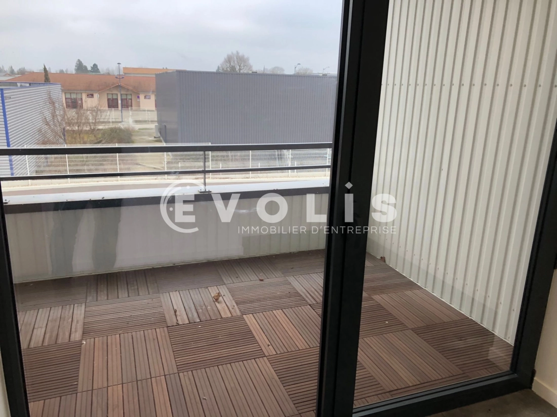 Photo 9 – location Entrepôts / activités	COLOMBIER SAUGNIEU (69124)