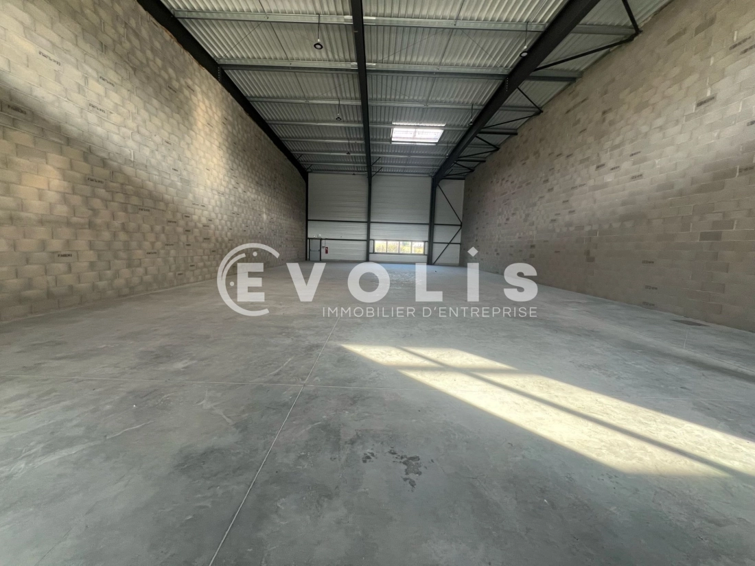 Photo 2 – location Entrepôts / activités	DAGNEUX (01120)