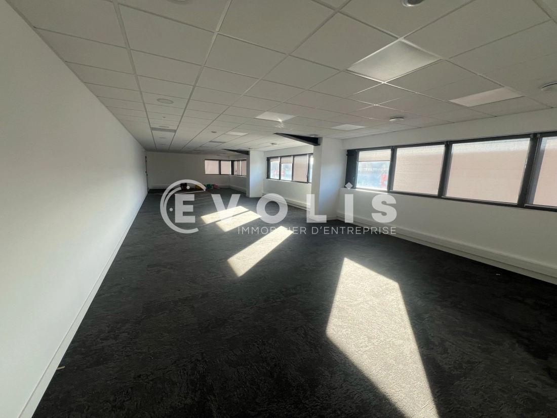 Photo 11 – location Entrepôts / activités	DAGNEUX (01120)