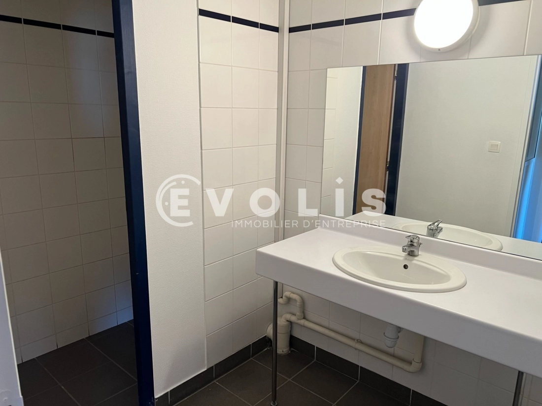 Photo 10 – location Entrepôts / activités	DAGNEUX (01120)