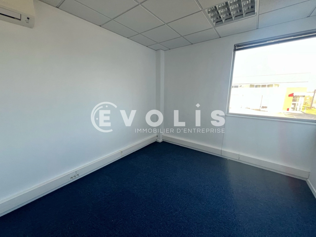 Photo 11 – location Entrepôts / activités	DAGNEUX (01120)