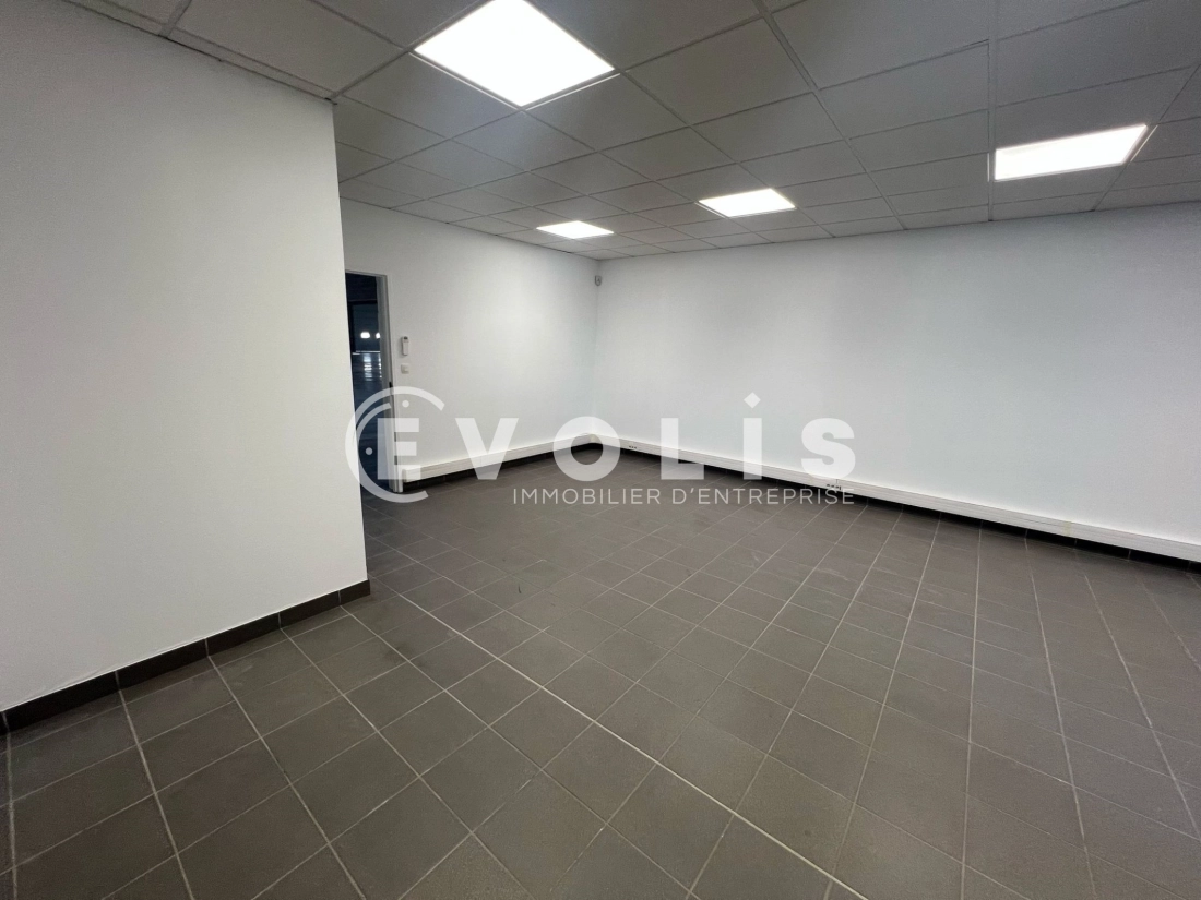 Photo 13 – location Entrepôts / activités	DAGNEUX (01120)