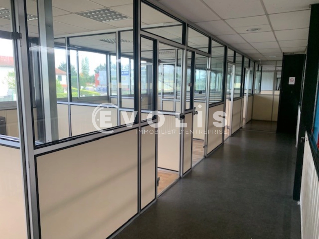 Photo 5 – location Entrepôts / activités	CHAPONOST (69630)