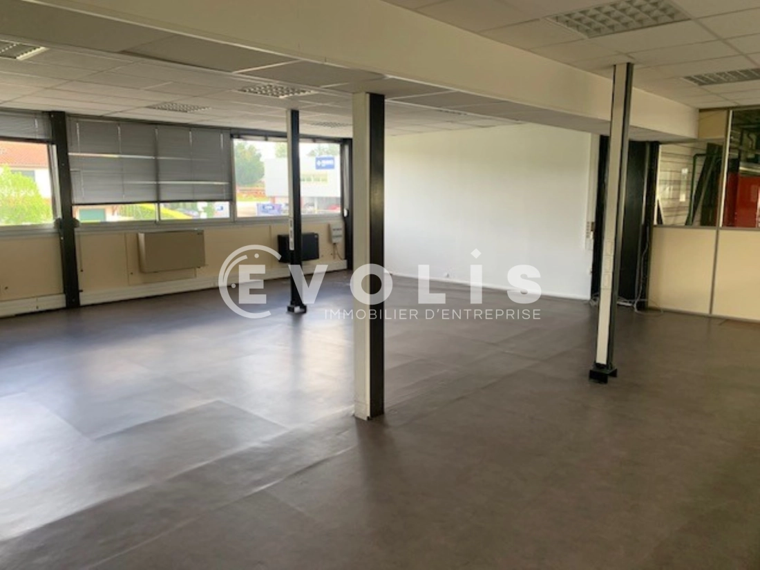 Photo 7 – location Entrepôts / activités	CHAPONOST (69630)