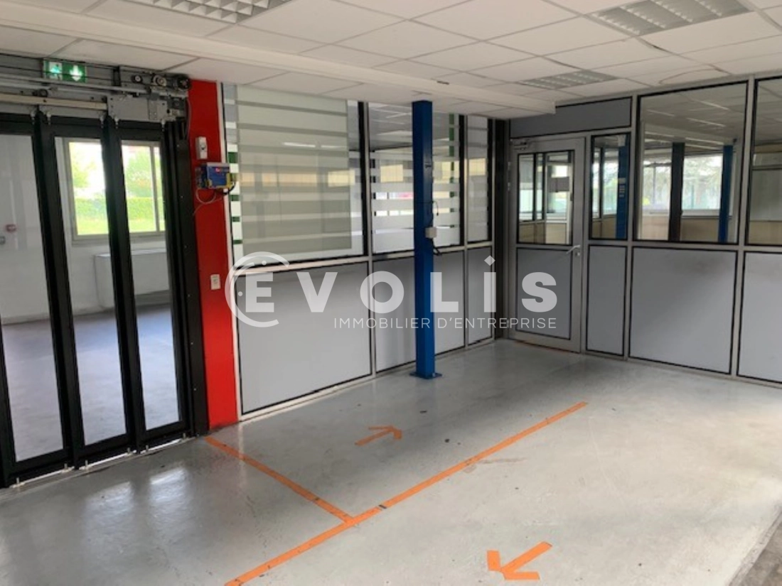 Photo 8 – location Entrepôts / activités	CHAPONOST (69630)