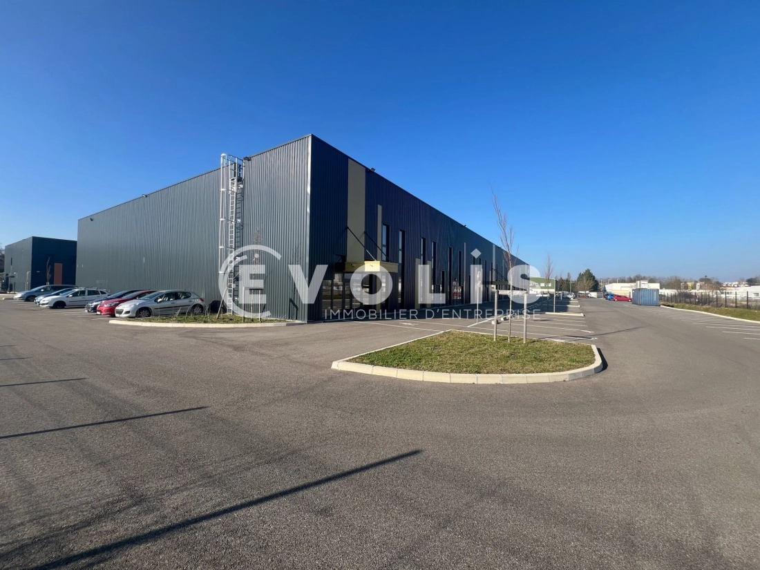 Photo 2 – vente Entrepôts / activités	VILLEFONTAINE (38090)