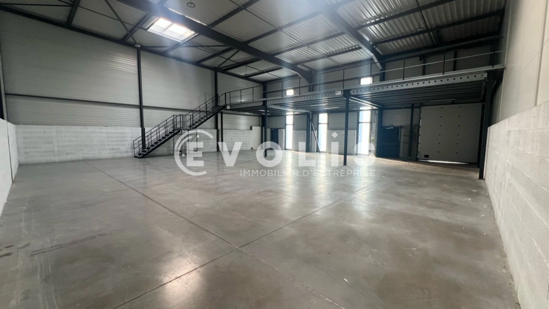 Photo 5 – vente Entrepôts / activités	VILLEFONTAINE (38090)