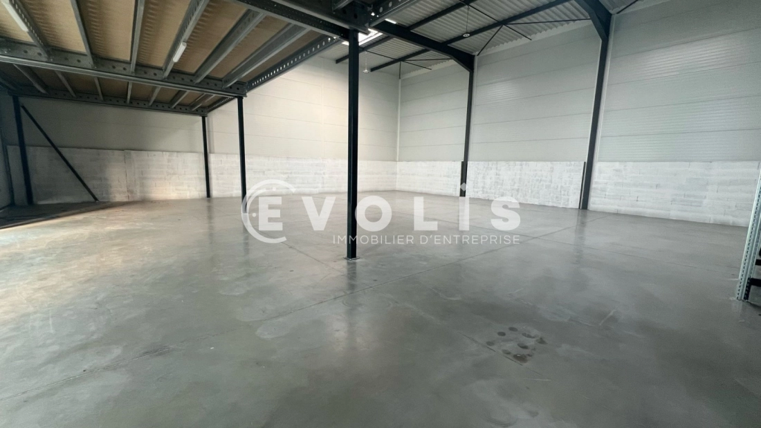 Photo 6 – vente Entrepôts / activités	VILLEFONTAINE (38090)