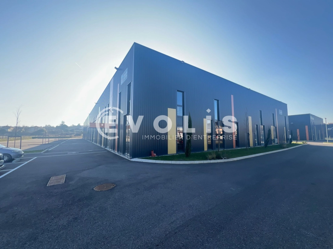 Photo 4 – vente Entrepôts / activités	VILLEFONTAINE (38090)