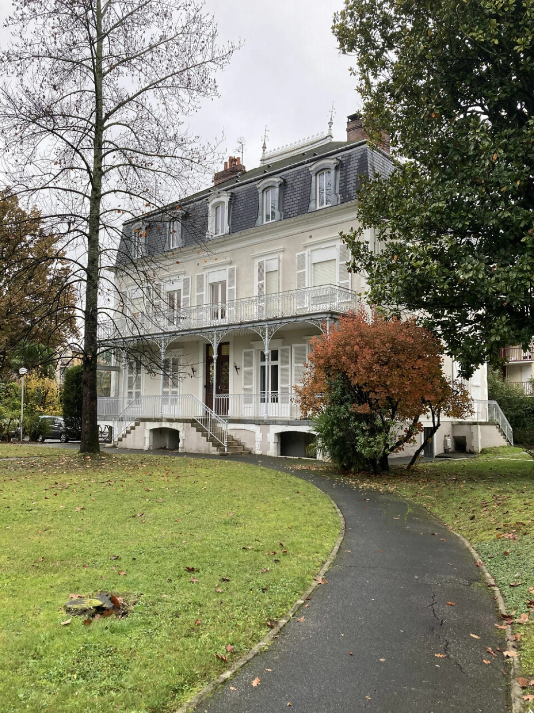 Photo 1 – vente bureaux	PAU (64000)