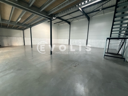 Photo 7 – vente Entrepôts / activités	VILLEFONTAINE (38090)